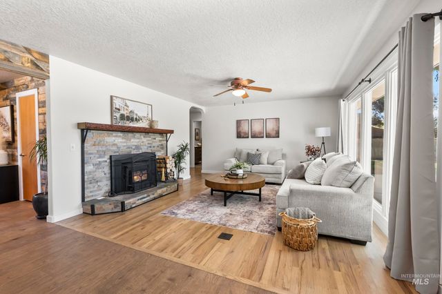 1255 S Cloverdale, Boise, ID 83709