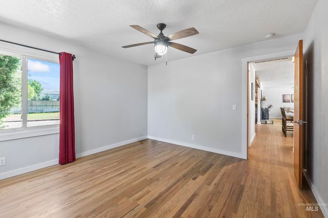 1255 S Cloverdale, Boise, ID 83709