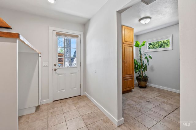 1255 S Cloverdale, Boise, ID 83709
