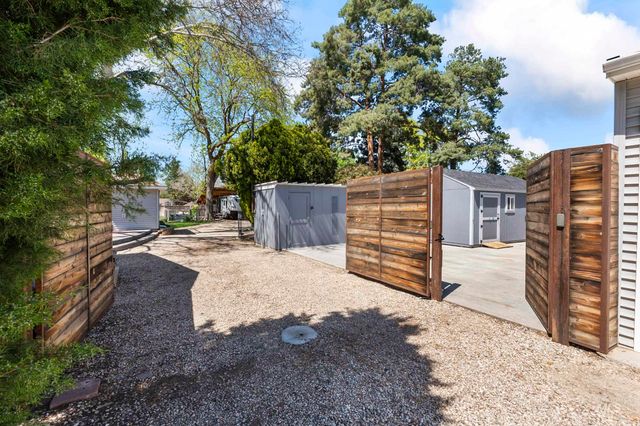 1255 S Cloverdale, Boise, ID 83709
