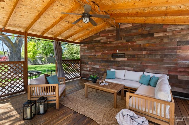 1255 S Cloverdale, Boise, ID 83709