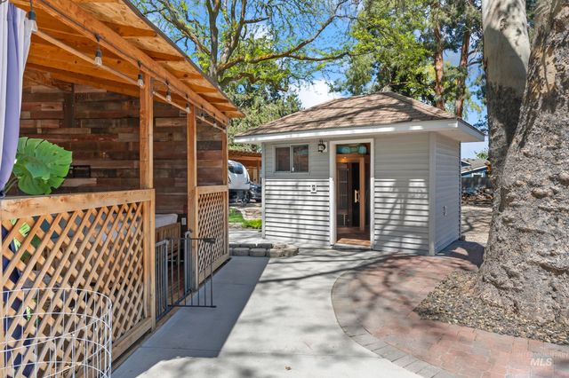 1255 S Cloverdale, Boise, ID 83709