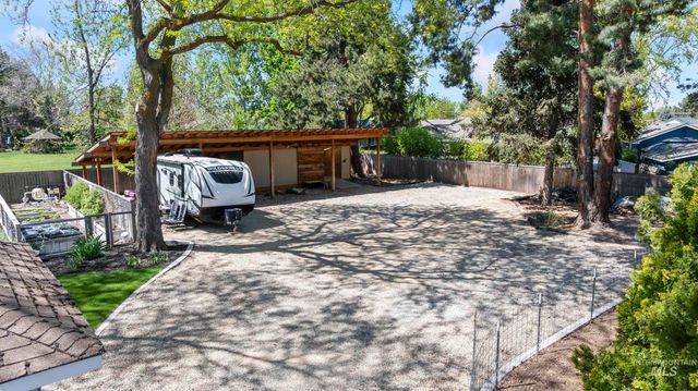 1255 S Cloverdale, Boise, ID 83709