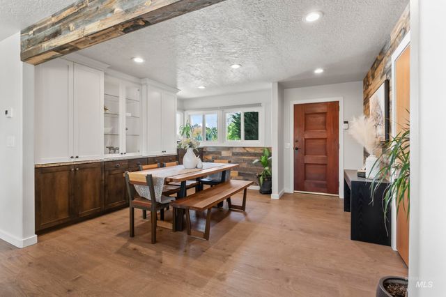 1255 S Cloverdale, Boise, ID 83709