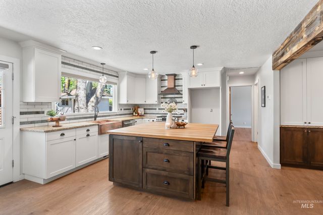 1255 S Cloverdale, Boise, ID 83709