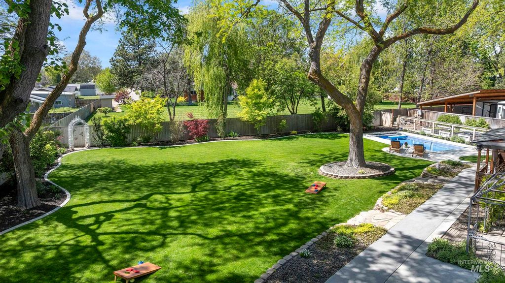 1255 S Cloverdale, Boise, ID 83709