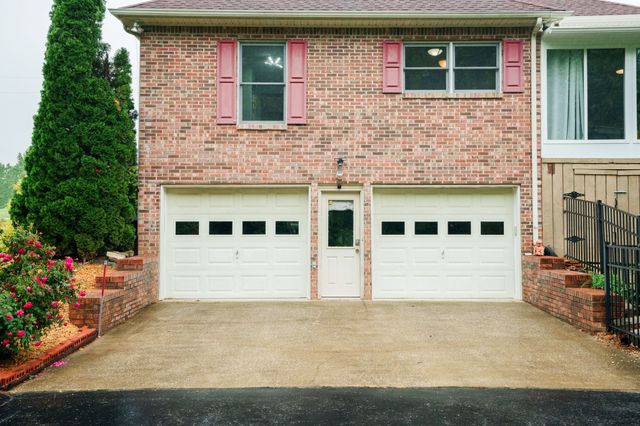778 Fox Run Ln, Lafayette, TN 37083