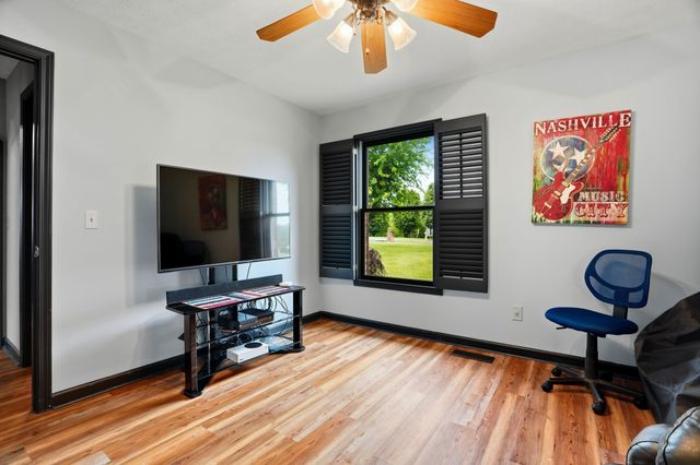 778 Fox Run Ln, Lafayette, TN 37083