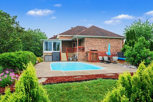 778 Fox Run Ln, Lafayette, TN 37083