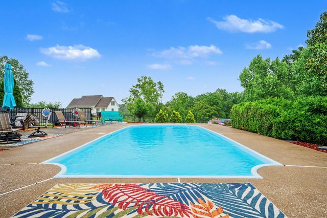 778 Fox Run Ln, Lafayette, TN 37083