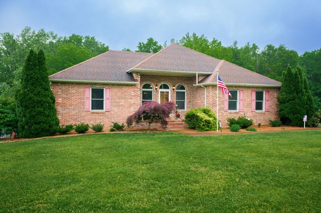 778 Fox Run Ln, Lafayette, TN 37083