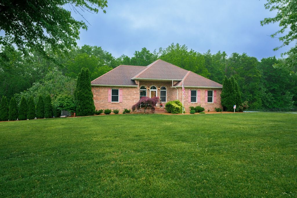 778 Fox Run Ln, Lafayette, TN 37083