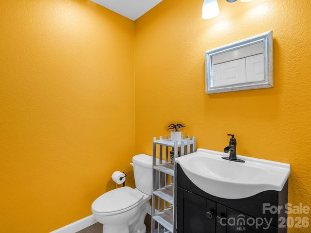 1086 Carters Ridge Road, Spruce Pine, NC 28777