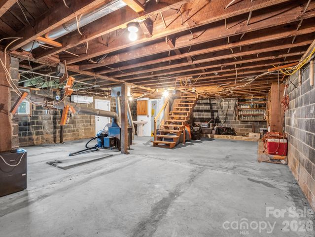 1086 Carters Ridge Road, Spruce Pine, NC 28777