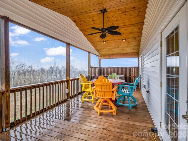 1086 Carters Ridge Road, Spruce Pine, NC 28777