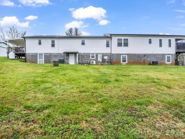 1086 Carters Ridge Road, Spruce Pine, NC 28777