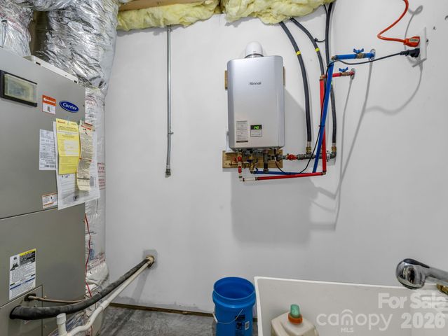 1086 Carters Ridge Road, Spruce Pine, NC 28777