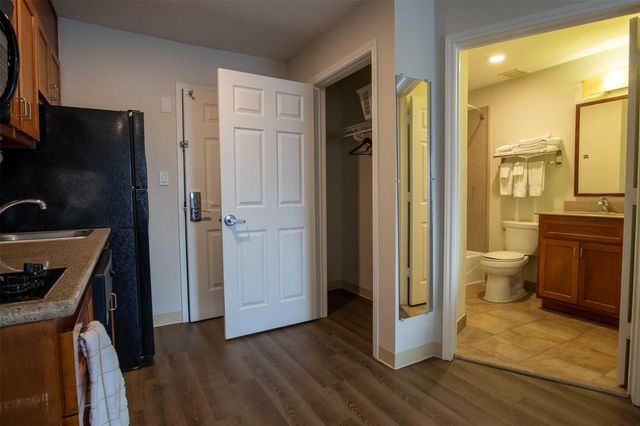 8719 Farm Market 1960 West Road 100, Houston, TX 77070