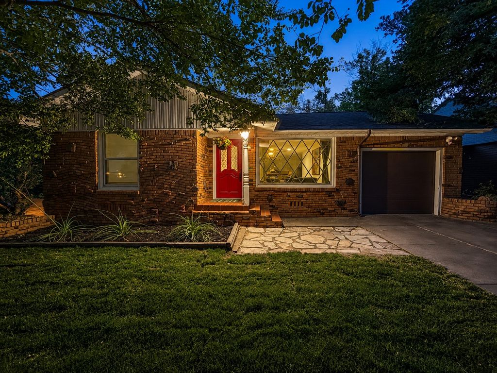 4633 Diaz Avenue, Fort Worth, TX 76107 — exterior