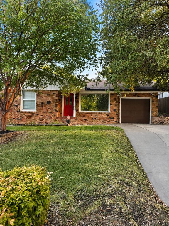 4633 Diaz Avenue, Fort Worth, TX 76107 — photo 2