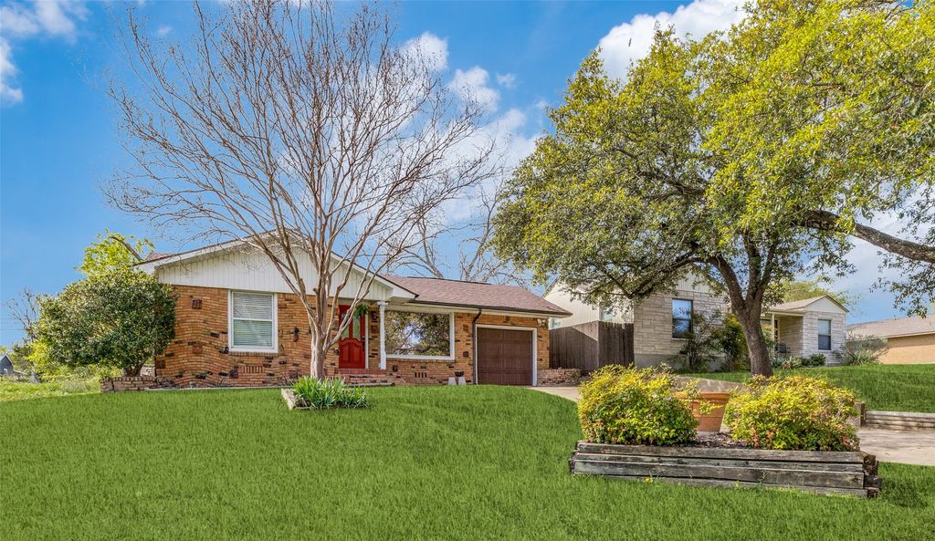 4633 Diaz Avenue, Fort Worth, TX 76107 — photo 3