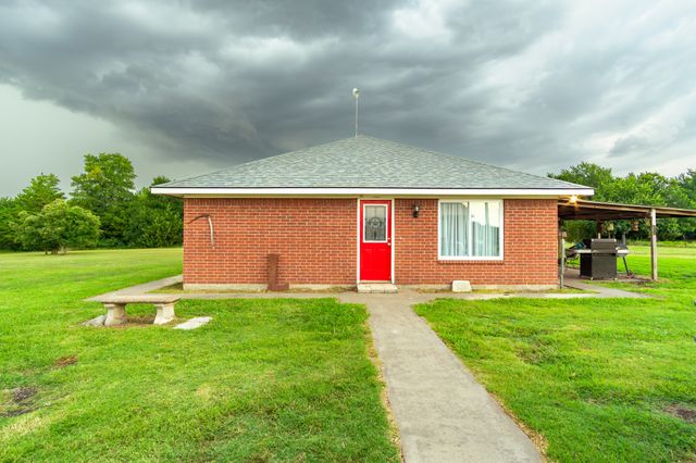 7939 S State Highway 78, Leonard, TX 75452