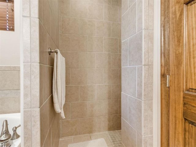 816 SE 5th Court, Moore, OK 73160