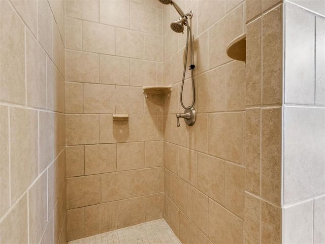 816 SE 5th Court, Moore, OK 73160