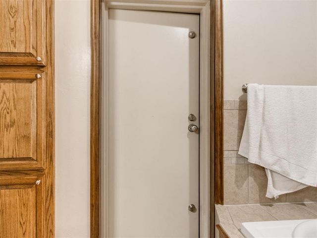 816 SE 5th Court, Moore, OK 73160
