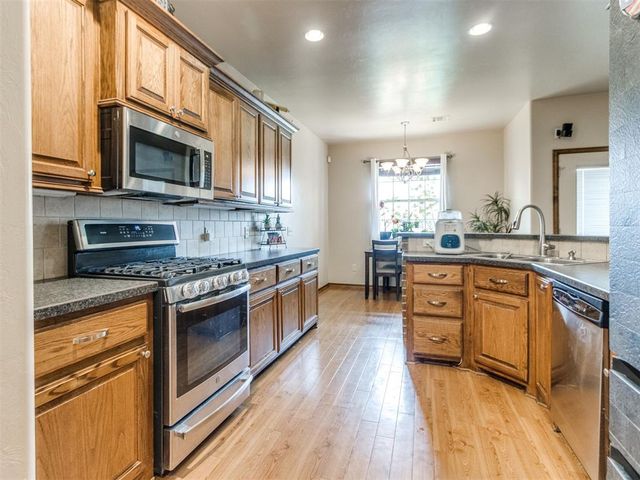 816 SE 5th Court, Moore, OK 73160