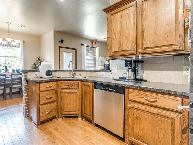 816 SE 5th Court, Moore, OK 73160