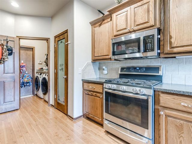 816 SE 5th Court, Moore, OK 73160