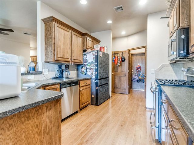 816 SE 5th Court, Moore, OK 73160