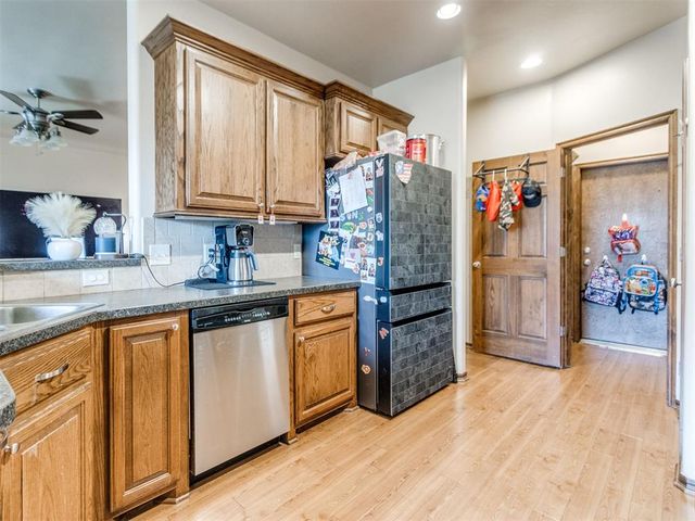 816 SE 5th Court, Moore, OK 73160