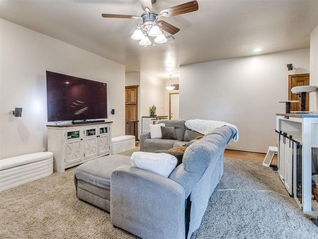 816 SE 5th Court, Moore, OK 73160