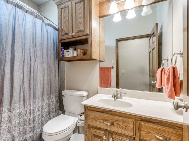 816 SE 5th Court, Moore, OK 73160