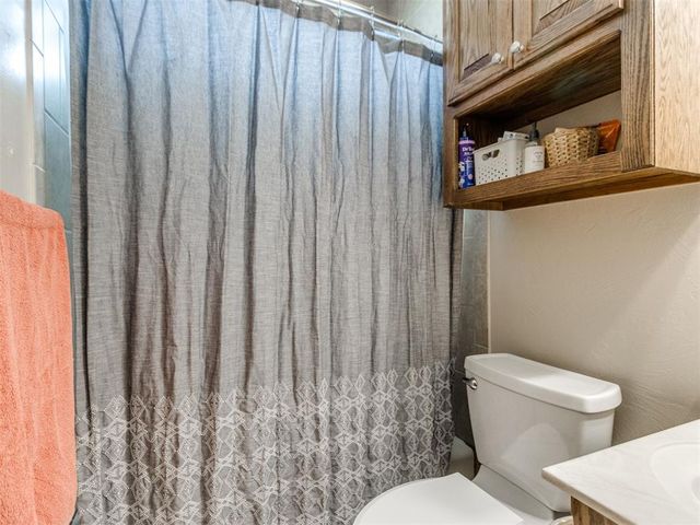 816 SE 5th Court, Moore, OK 73160