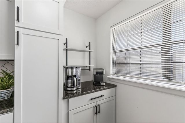 2916 Sweet Briar Drive, Independence, MO 64057