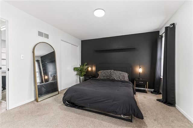 2916 Sweet Briar Drive, Independence, MO 64057