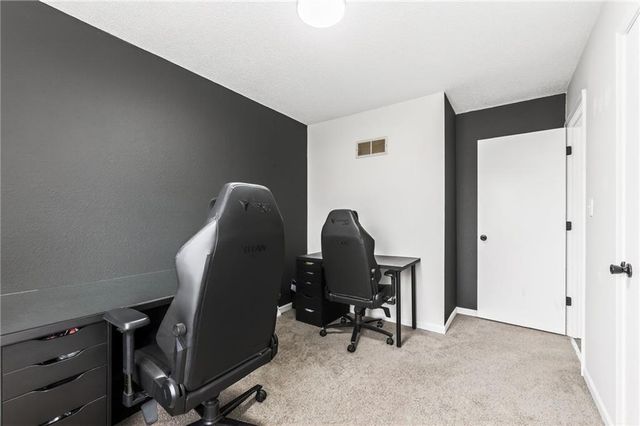 2916 Sweet Briar Drive, Independence, MO 64057