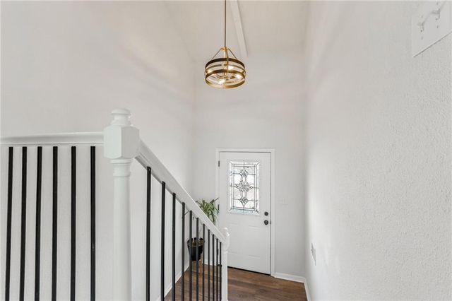 2916 Sweet Briar Drive, Independence, MO 64057