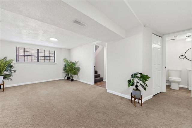 2916 Sweet Briar Drive, Independence, MO 64057