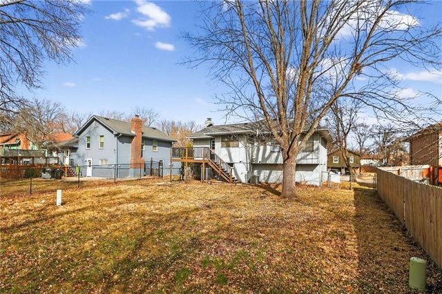 2916 Sweet Briar Drive, Independence, MO 64057
