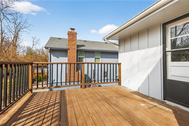 2916 Sweet Briar Drive, Independence, MO 64057