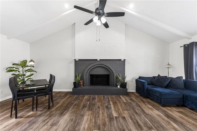 2916 Sweet Briar Drive, Independence, MO 64057