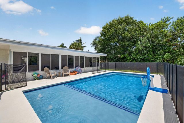 2409 NW Everglades Boulevard, Stuart, FL 34994