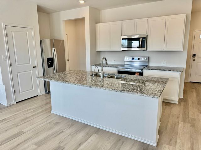 104 Calcite RD 3, Kyle, TX 78640