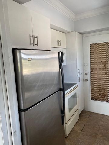 1450 E SAMPLE Road 302, Pompano Beach, FL 33064