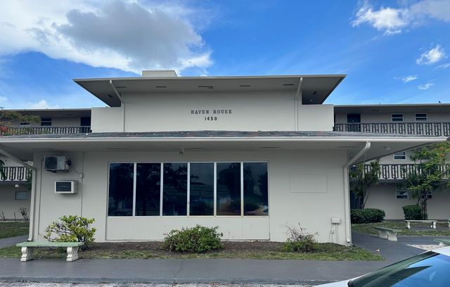 1450 E SAMPLE Road 302, Pompano Beach, FL 33064