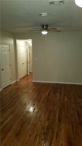 1925 W 10th Street, Dallas, TX 75208